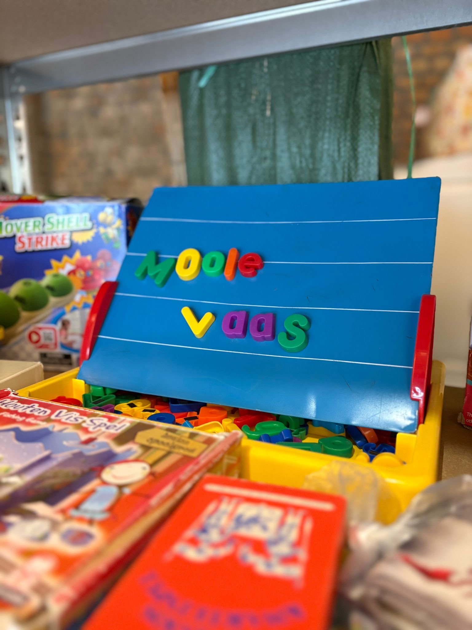 Vintage letterbord te koop bij MOOIE VAAS kringloopwinkel Klimmen